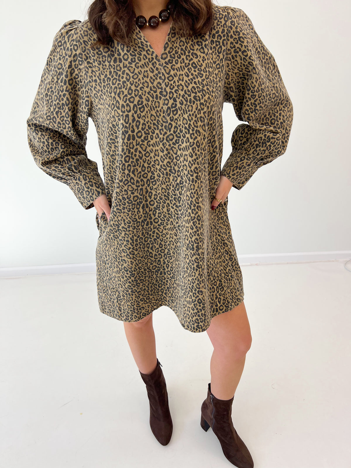 Leopard print long-sleeve V-neck puff dress with gathered cuffs