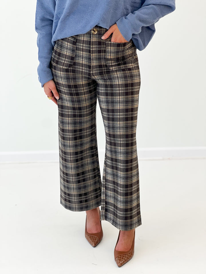 Plaid wide-leg patch-pocket pants with straight wide legs