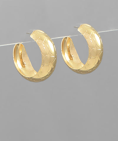 Golden Stella Textured Chunky Metal Hoops in Gold
