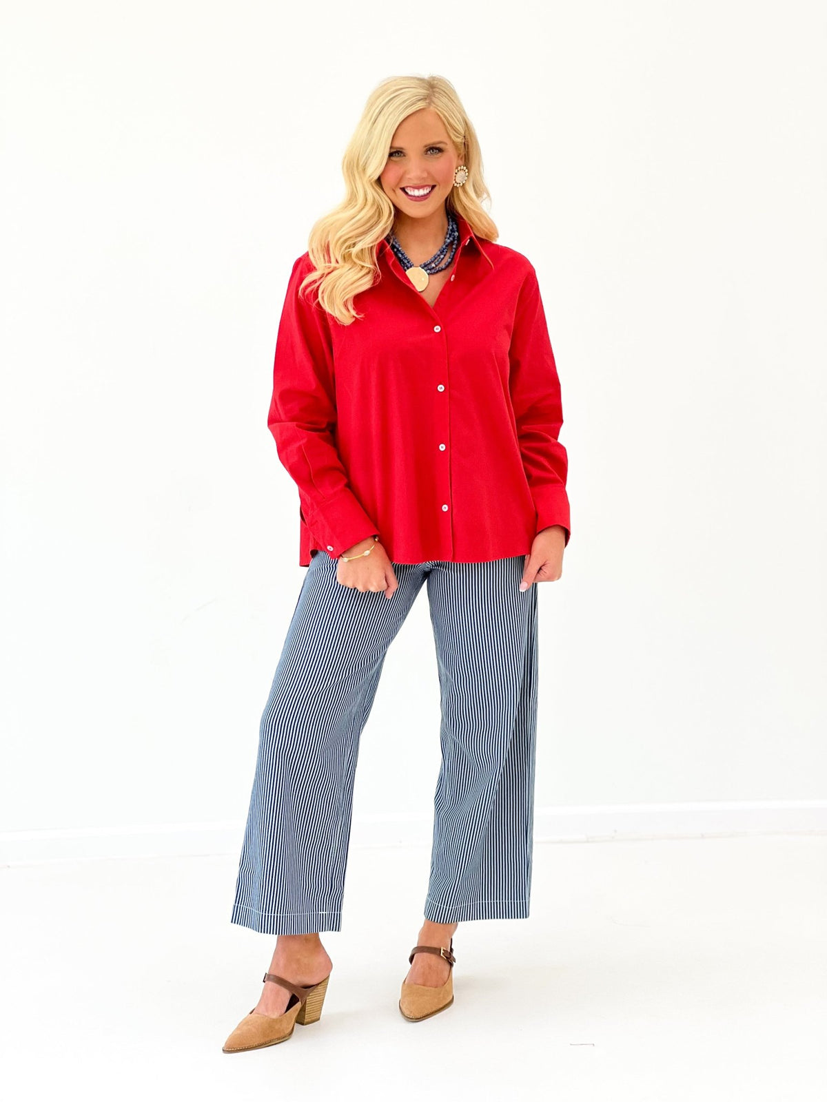 Collared button down blouse with buttoned cuffs