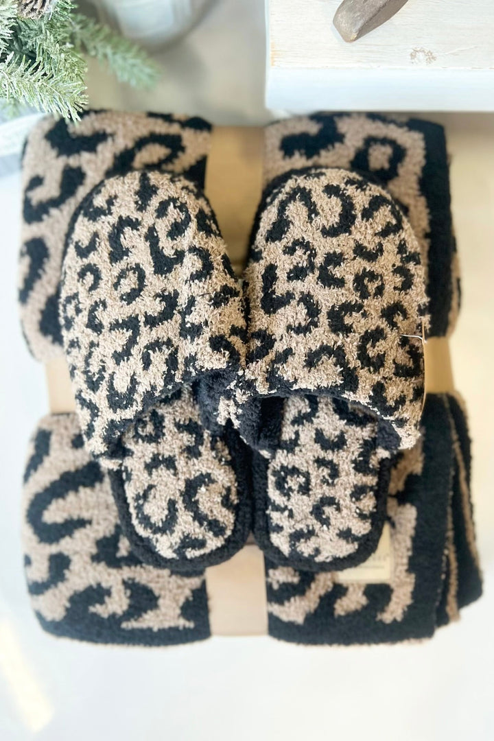 Coffee brown leopard print slipper with a plush lining