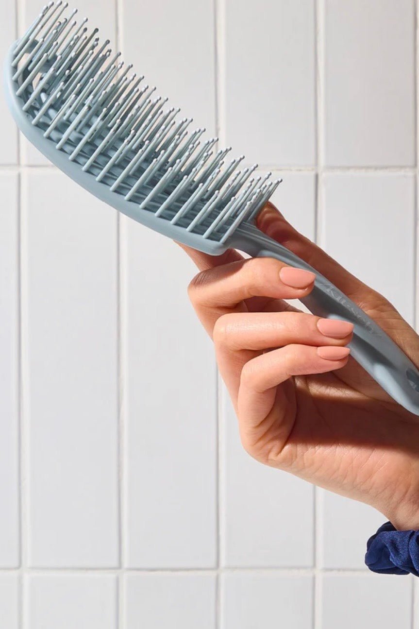 Detangling hair brush in haze blue