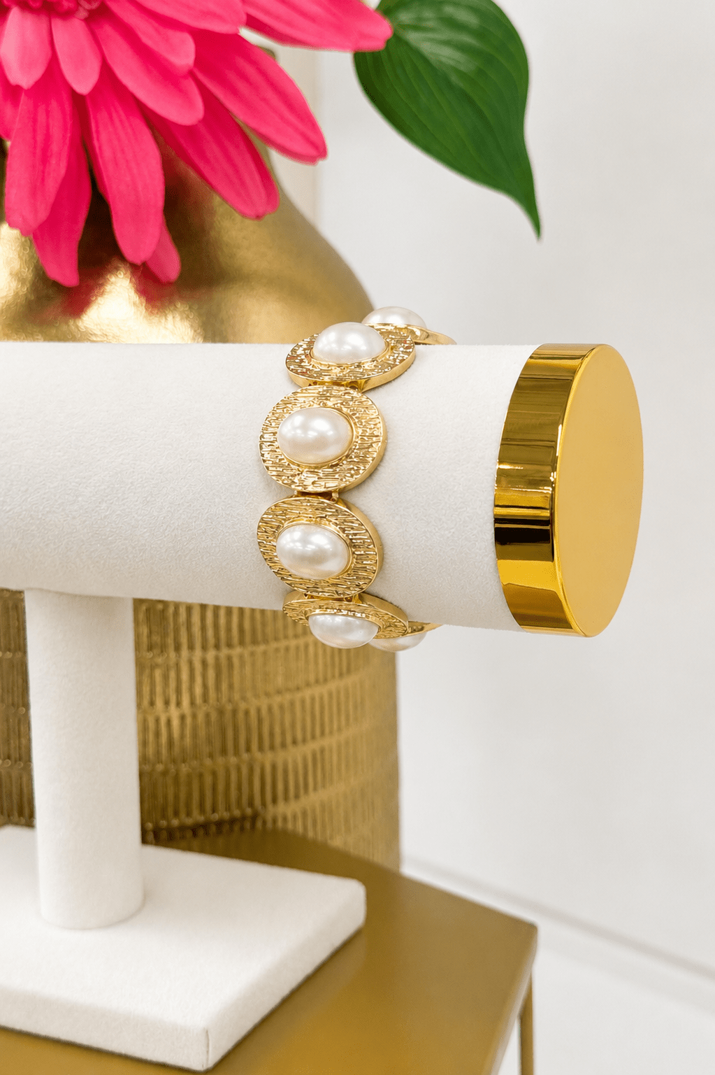 Linked oval stone bracelet