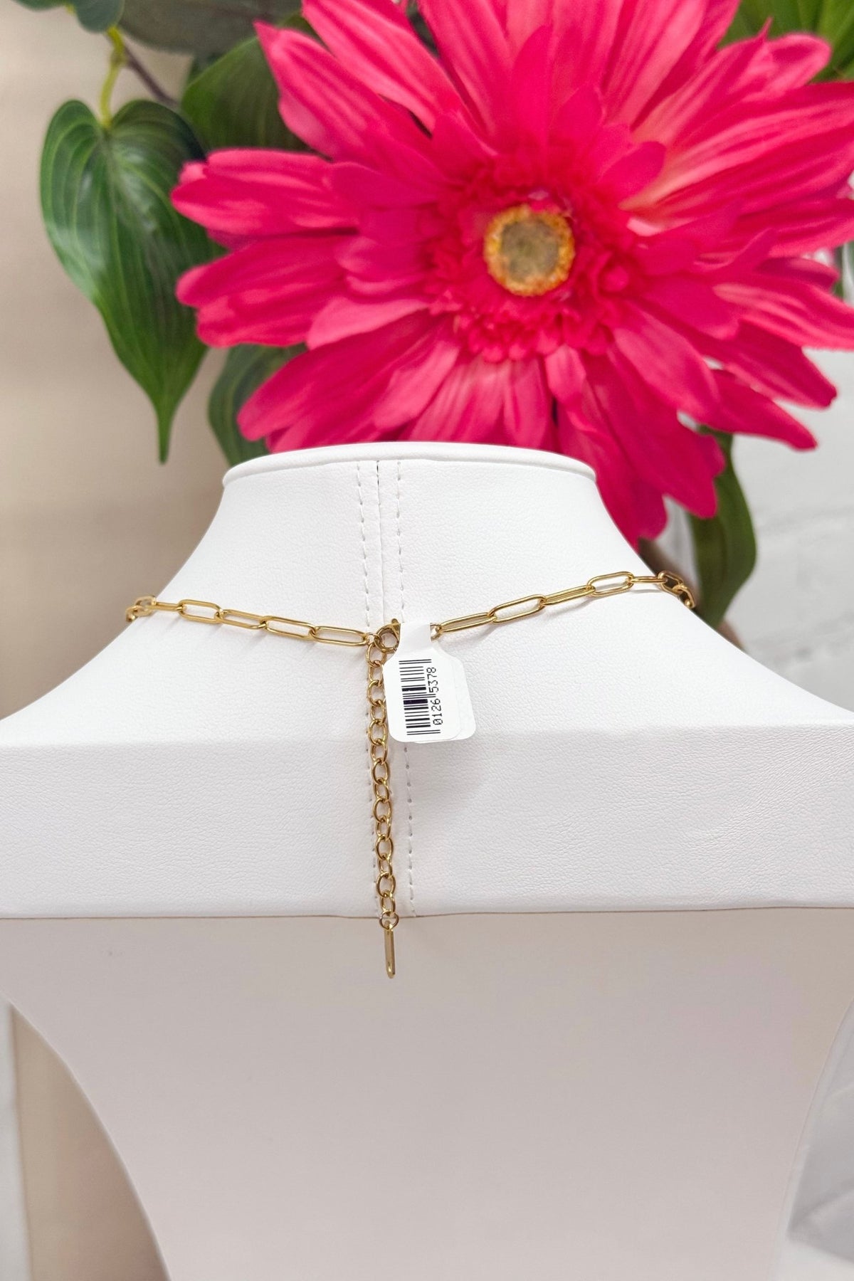 Paperclip link necklace in gold with crystals