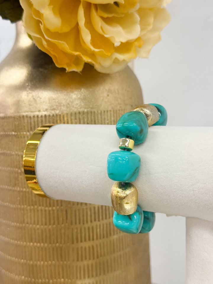 Turquoise stone and gold metal bead bracelet
