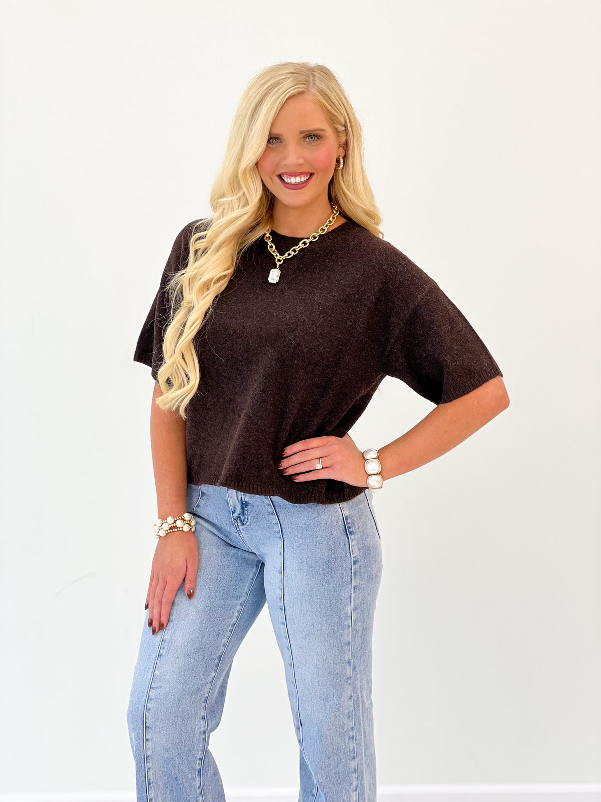 Le Lis Short Sleeve Crew Neck Boxy Sweater Top
