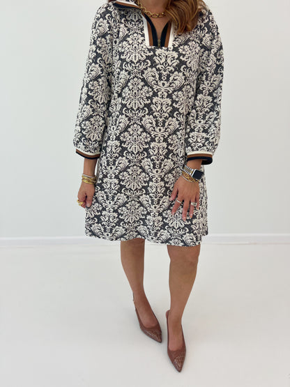 Floral print zipper dress with contrast trim, black-and-white, 3/4 sleeves