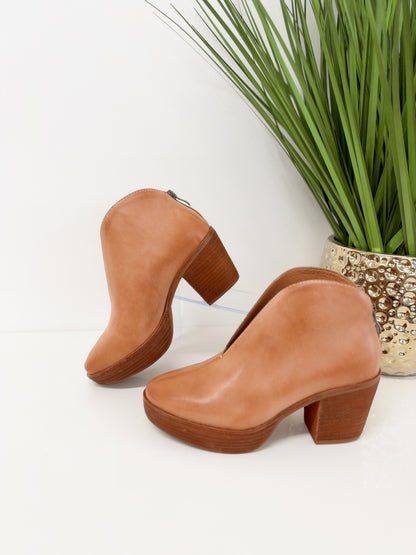 Antelope Easten Leather Block Heel Low Boot