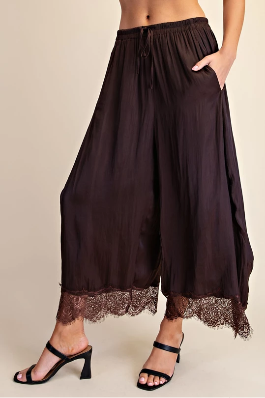 Brown wide leg pants with side pocket and lace hem