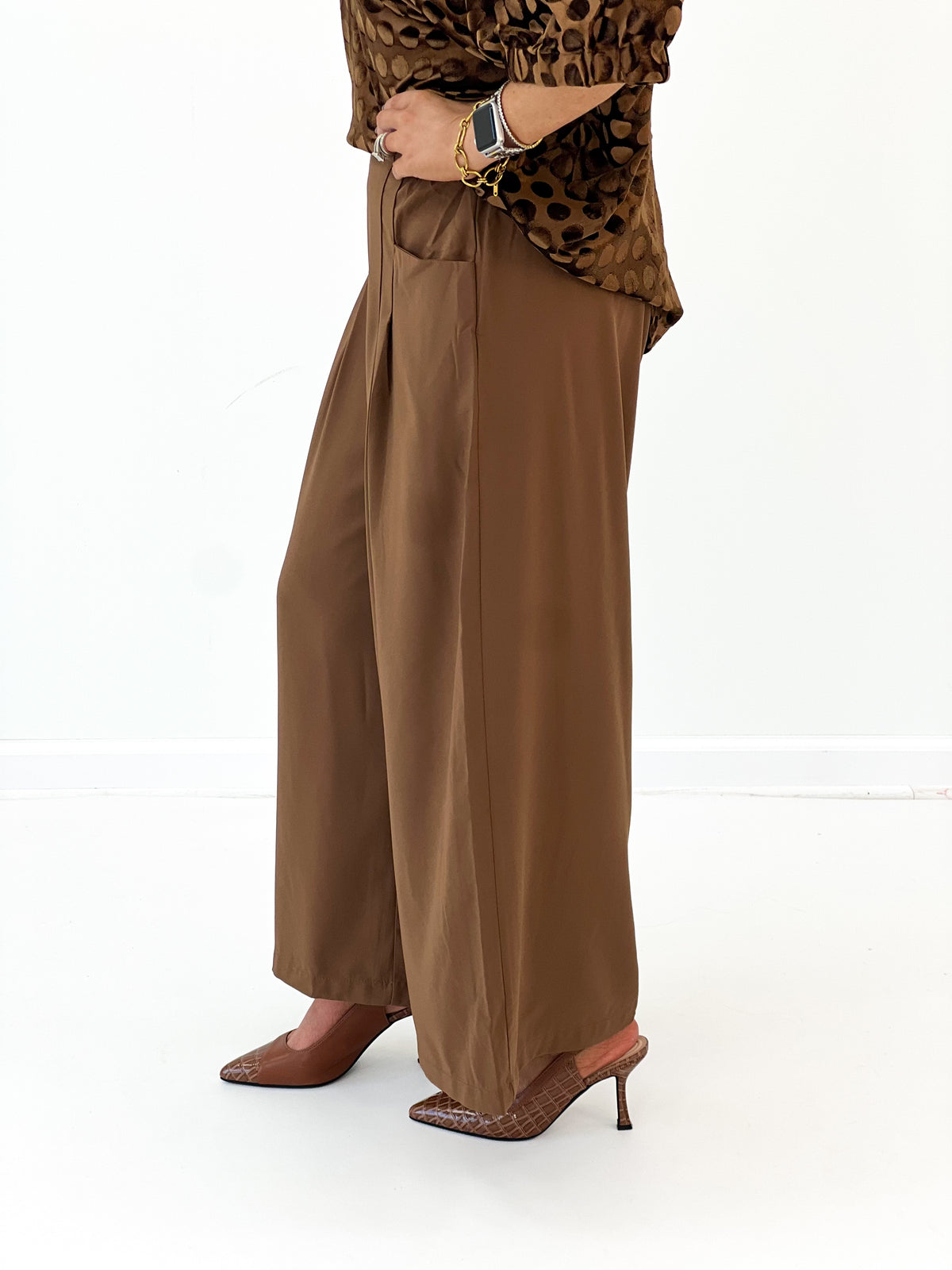 Umgee Solid Wide Leg Pleated Pants