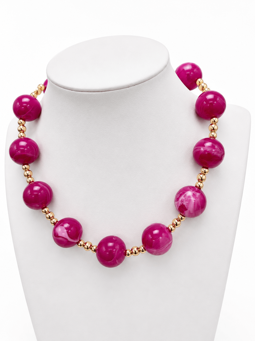 Bead necklace with large 20mm rounds