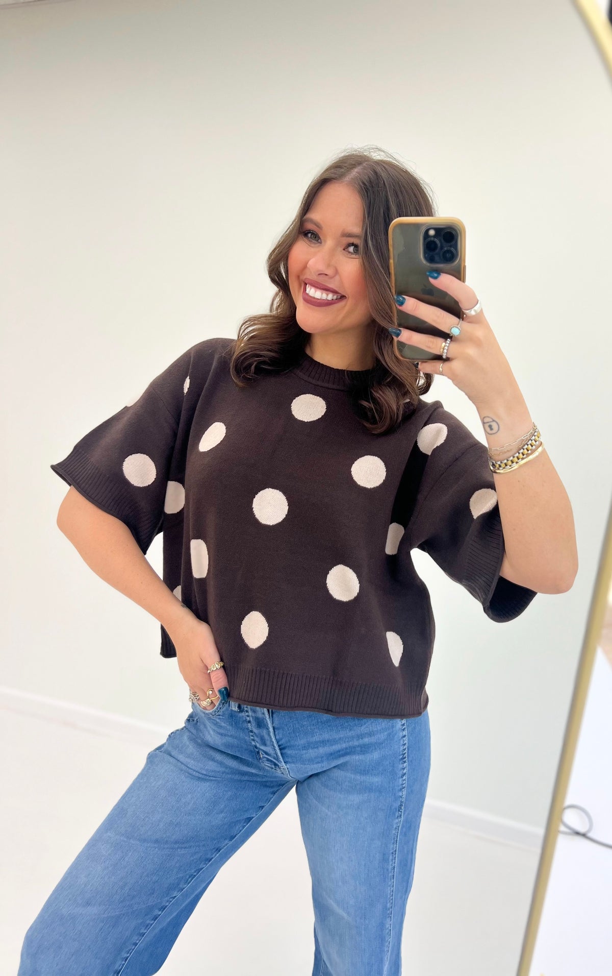 Brown polka dot round-neck sweater top, loose fit with short sleeves