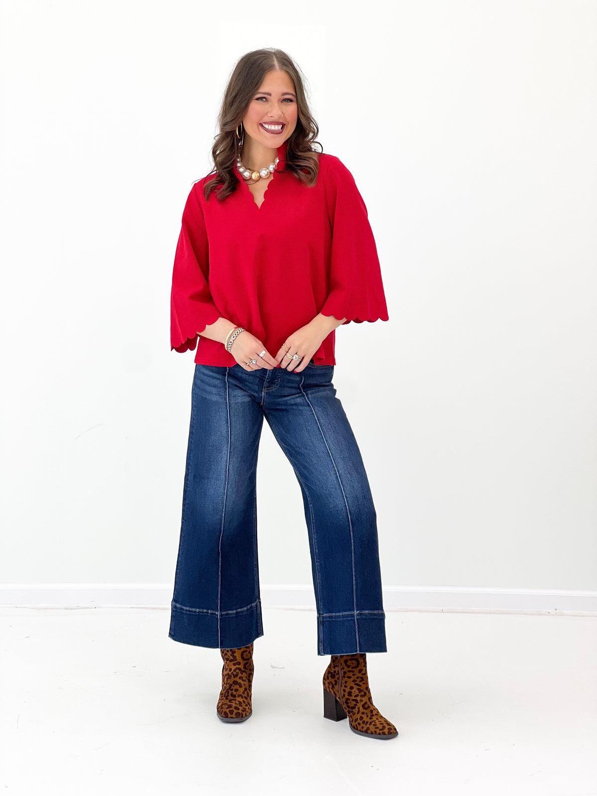 Jodifl Scallop Trim V-Neck 3/4 Sleeve Top