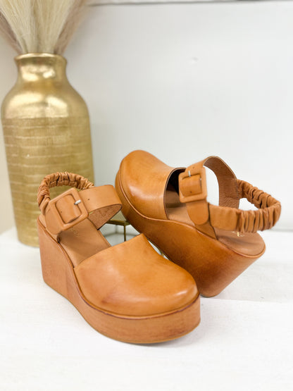 Antelope Tess Wedge Clog