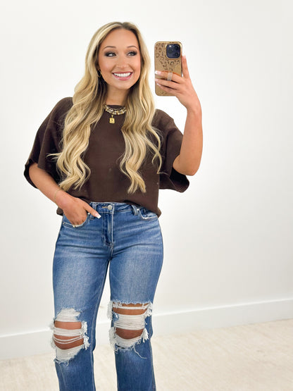 Brown short-sleeve knit sweater top with crew neck, relaxed fit