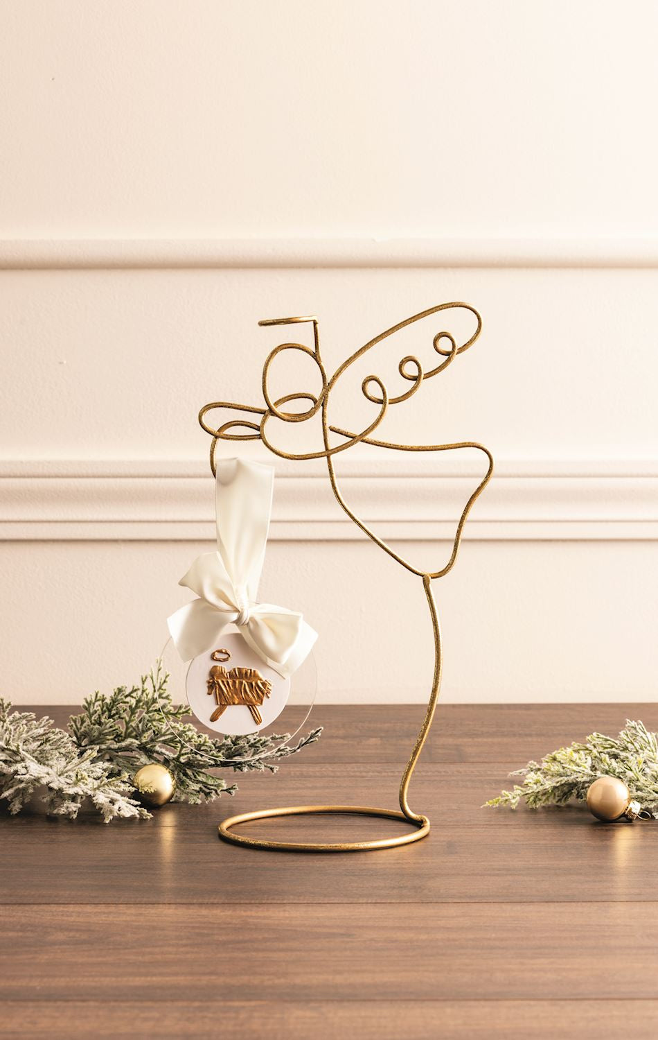 Angel Gold Intaglio Ornament, White and Gold