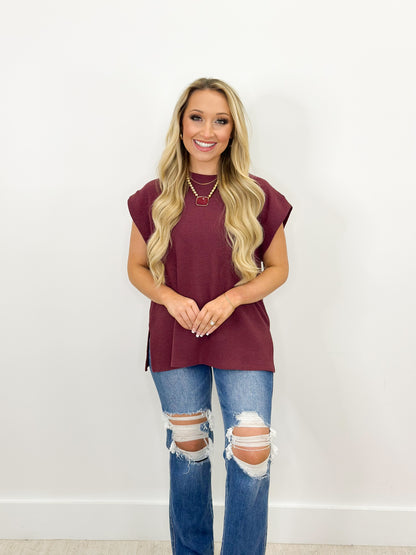 Tres Bien Round Neck Sleeveless Knit Top