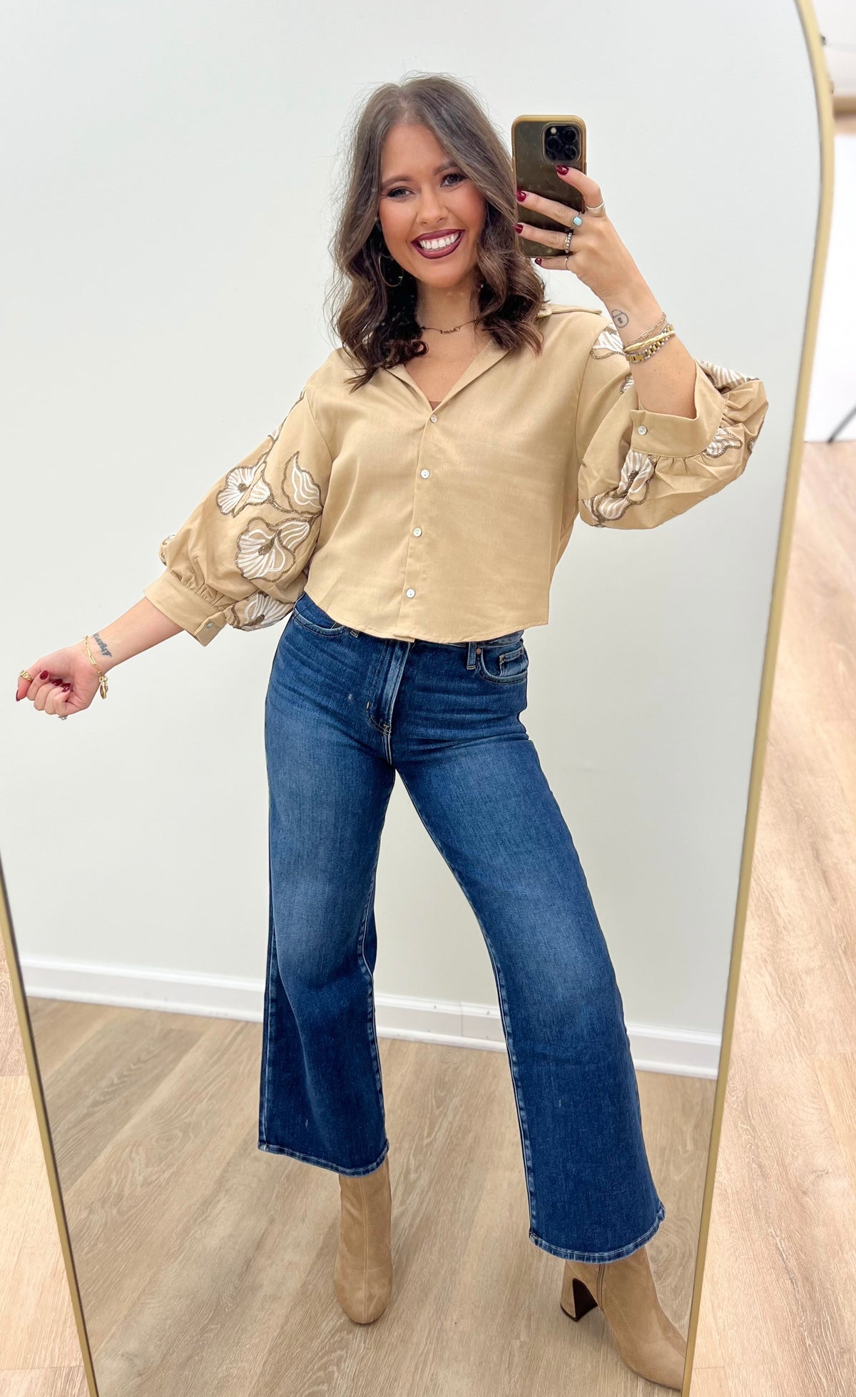 Taupe lapel collar puff-sleeve embroidered shirt, button-front V-neck