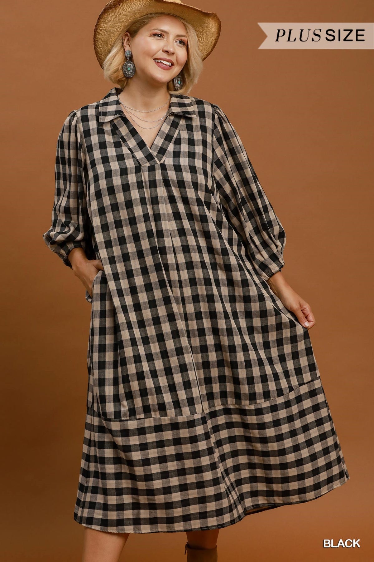 Umgee Checkered Wide Open Collared Midi Dress in Black