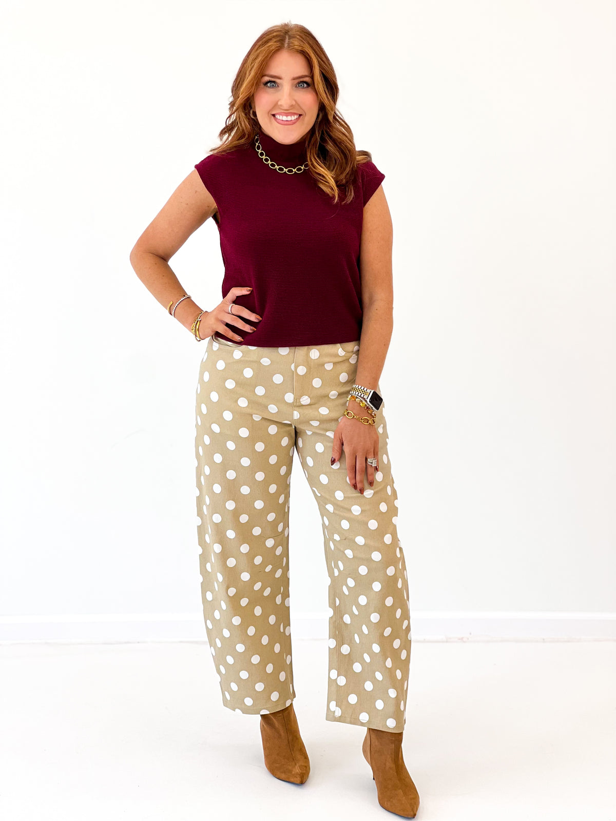 Burgundy knit mockneck fitted crop top with short sleeves