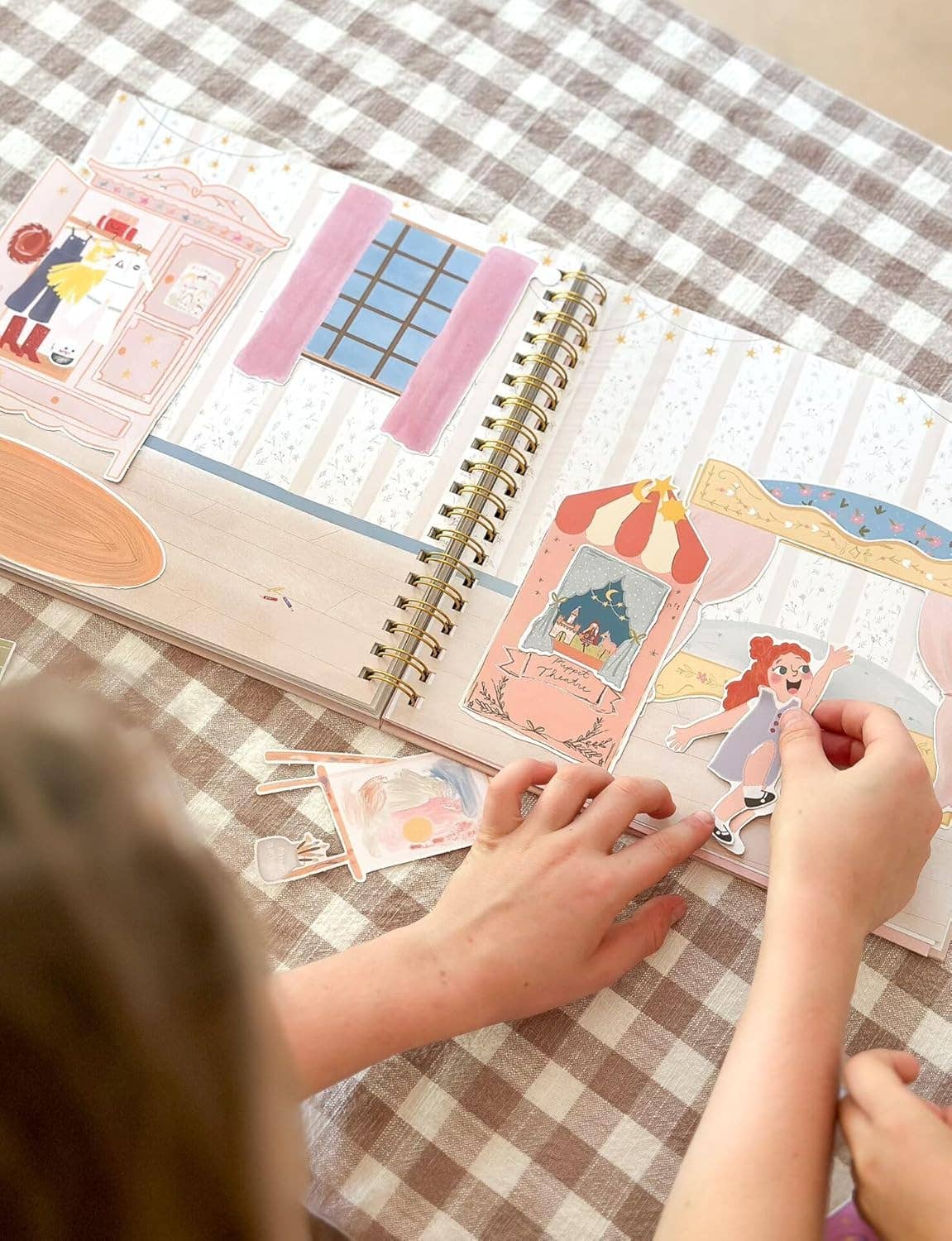 Paper Doll Play: Magical Paper Dolls