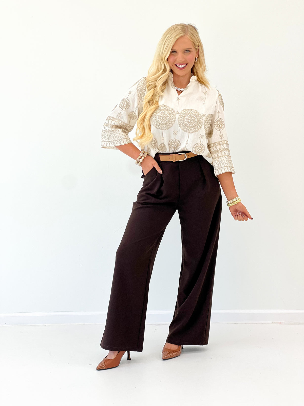 Gigio metallic embroidered V-neck blouse, ivory long sleeves and circular front embroidery