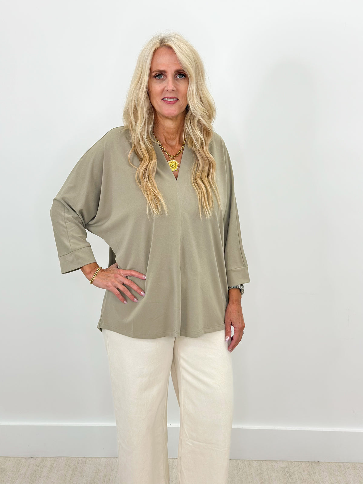 Jodifl V-Neck Quarter Sleeve Top