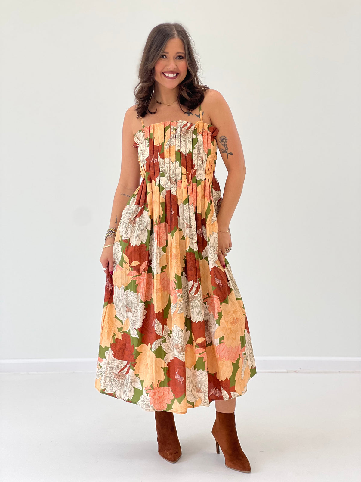 Floral pleated detail midi dress, sleeveless with round neckline and multicolor floral print