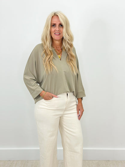 Jodifl V-Neck Quarter Sleeve Top