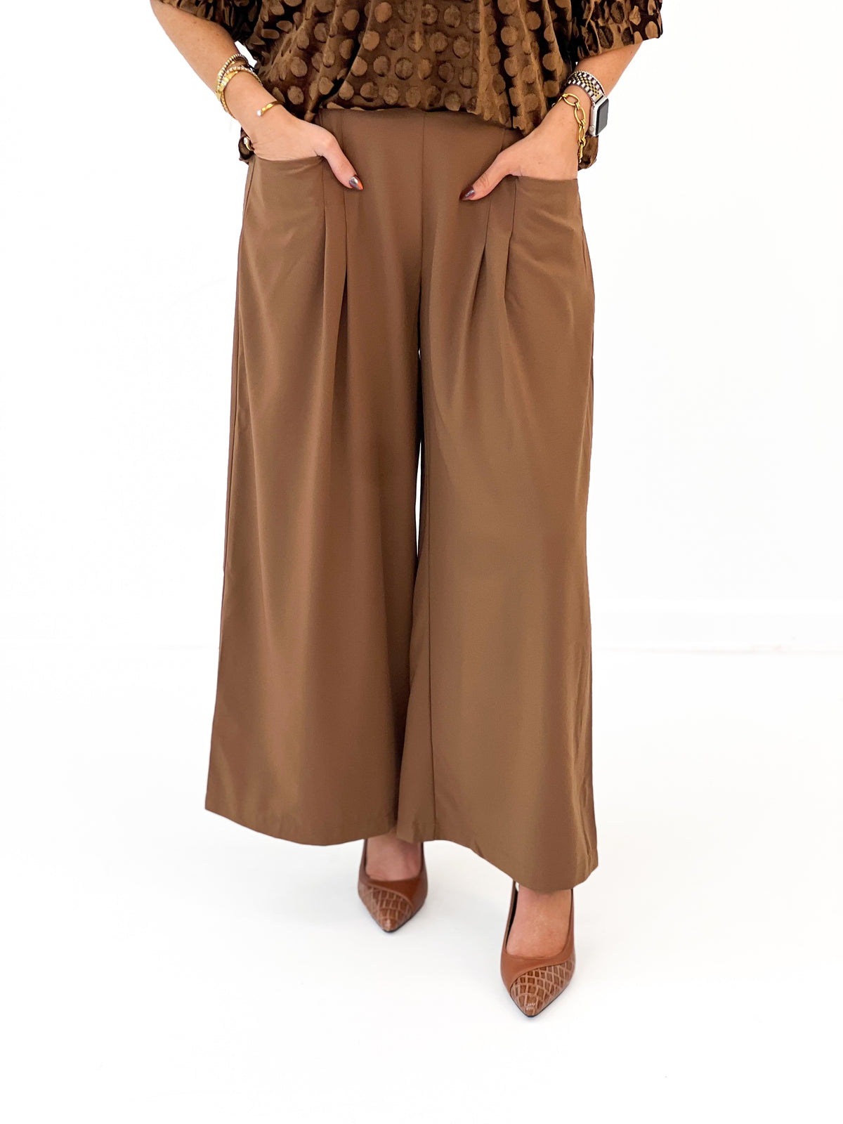 Umgee Solid Wide Leg Pleated Pants