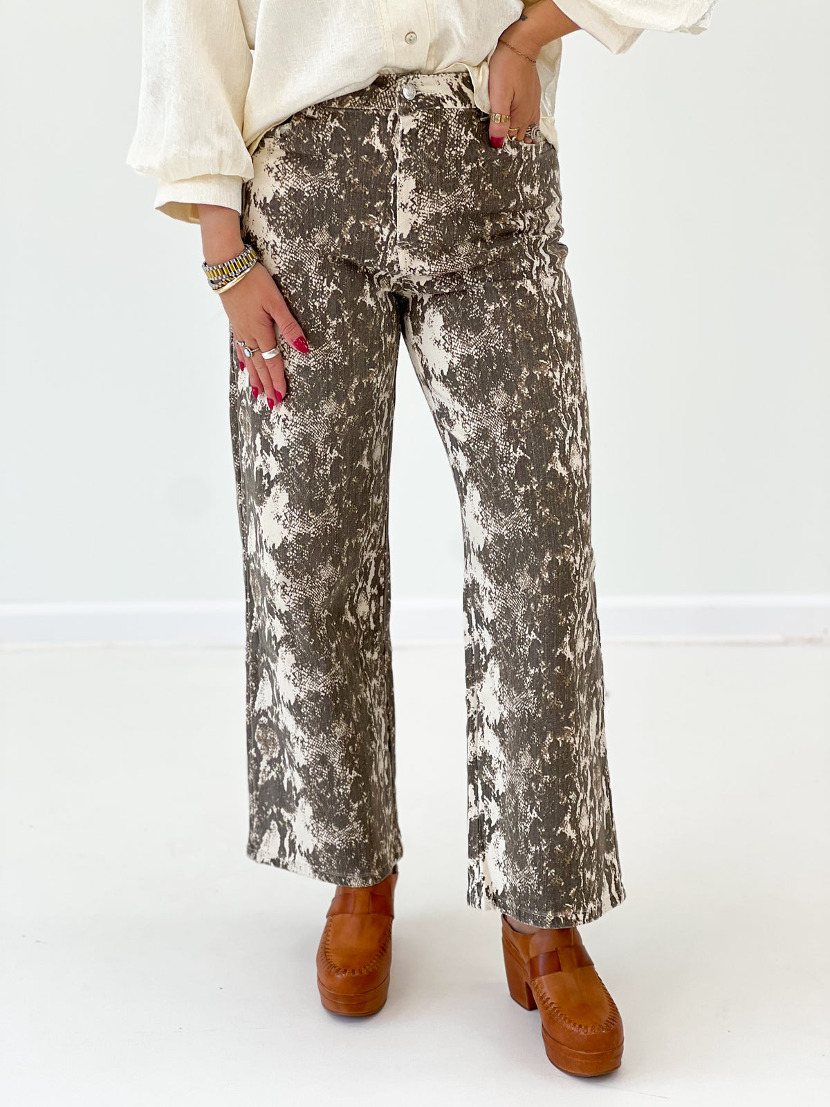 Entro Snake Print Cropped Wide Leg Pants