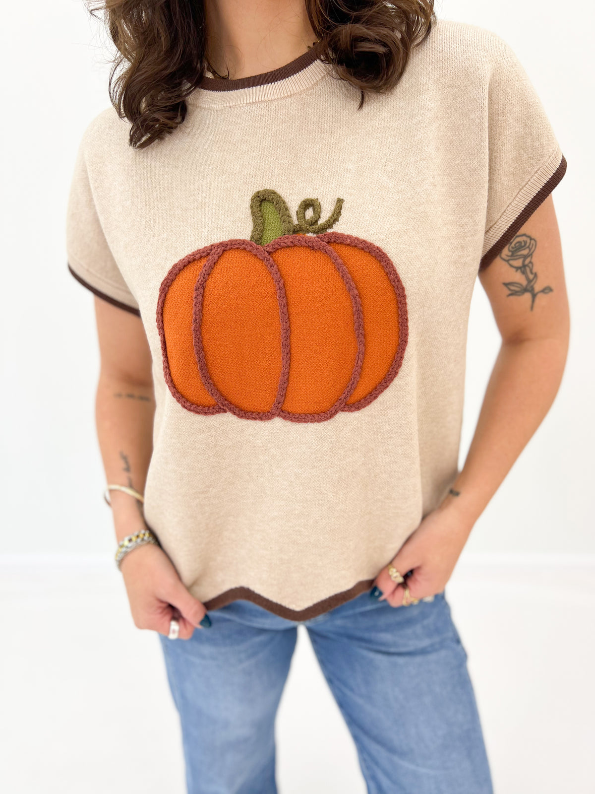 She+Sky scallop hem pumpkin sweater top with short sleeves