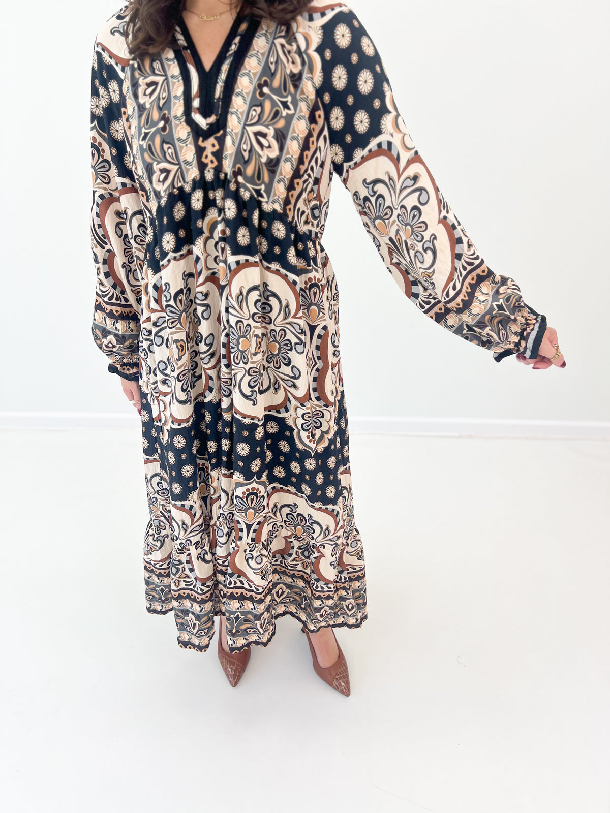 Abstract print long-sleeve midi dress with V-neck and contrast trim