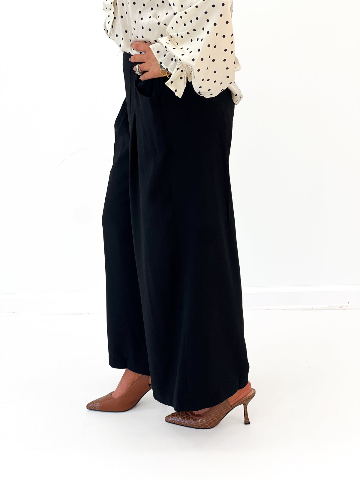 Umgee Solid Wide Leg Pleated Pants
