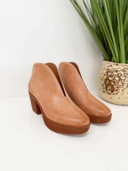 Antelope Easten Leather Block Heel Low Boot