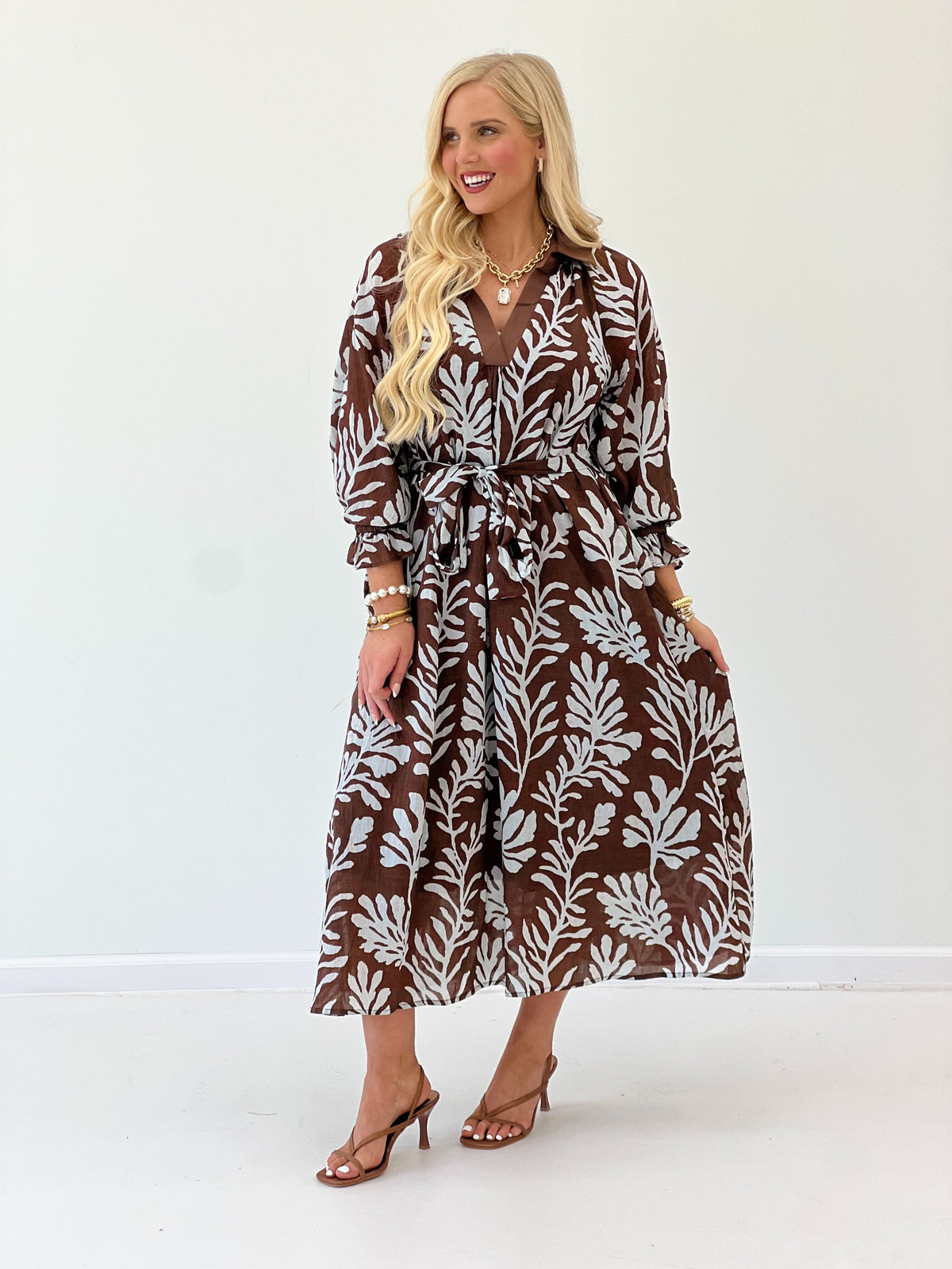 Umgee V-neck collared print midi dress, dark brown with white leaf motifs, tie waist