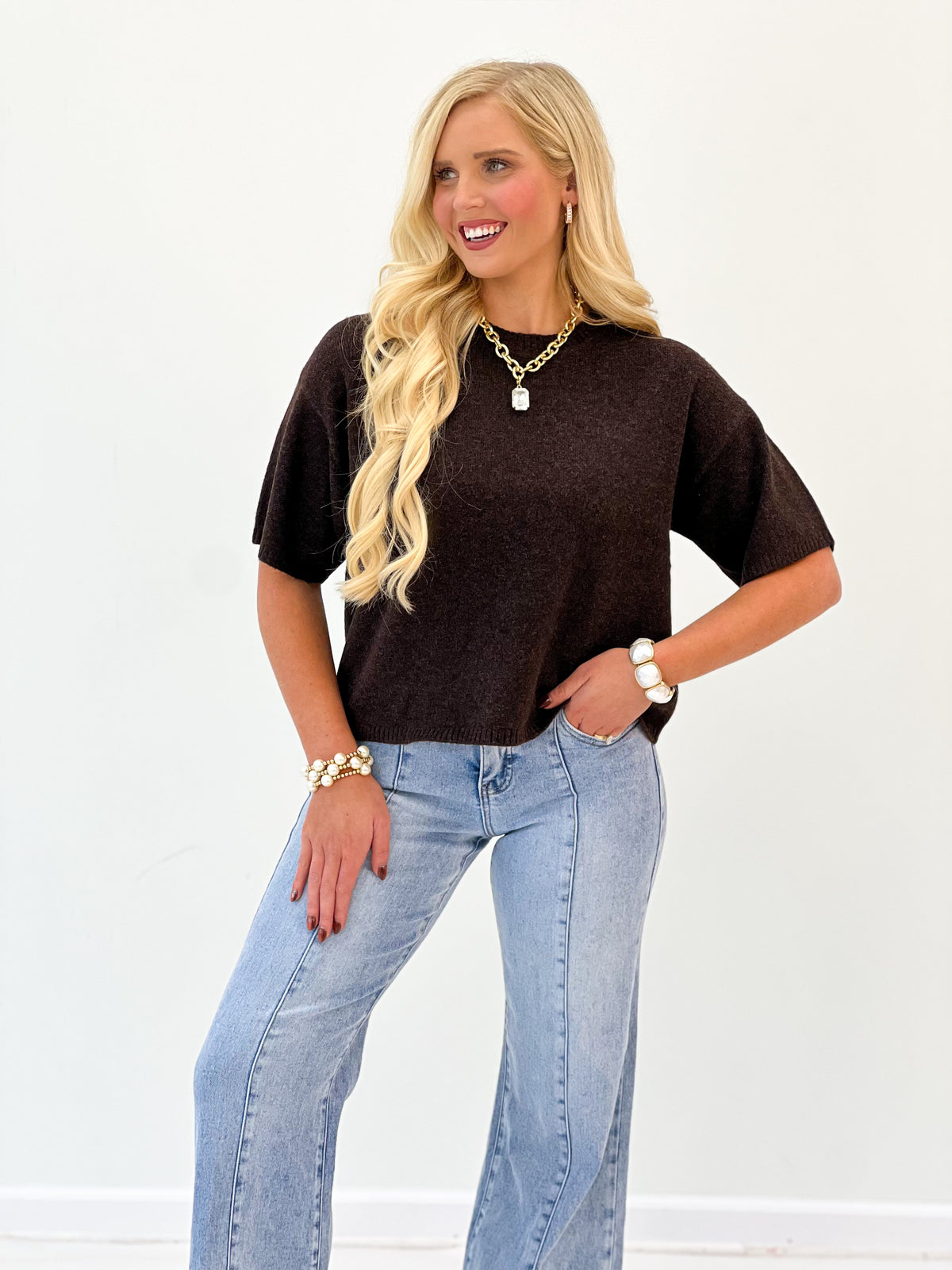 Le Lis Short Sleeve Crew Neck Boxy Sweater Top