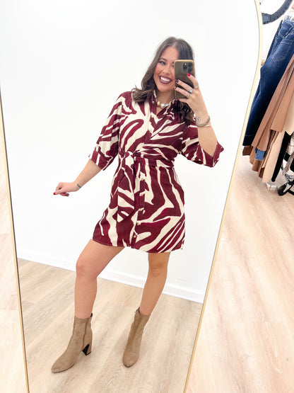 Entro Abstract Print Three Quarter Sleeve Self Tie Mini Dress | Entro