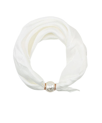 Golden Stella Accented Pearl Scarf Choker in White