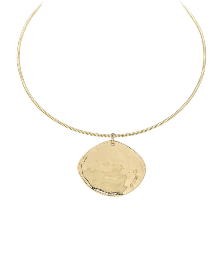 Golden Stella Hammered Geometric Oval Wire Choker in Gold