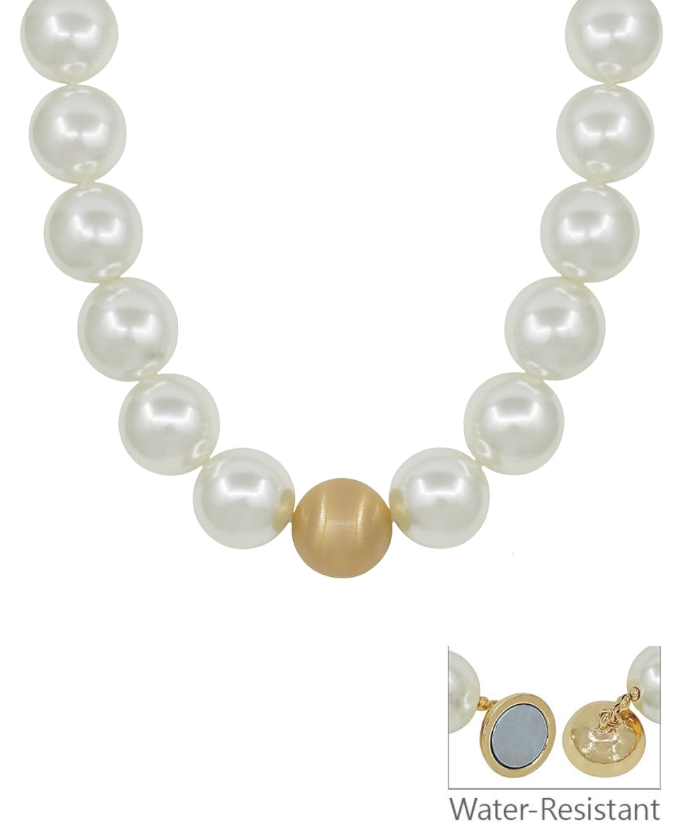 Golden Stella 25mm Pearl & CCB Ball Necklace in Cream/Gold