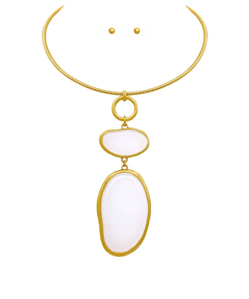 Golden Stella Color Block Pendant Choker Necklace in White/Vintage Gold