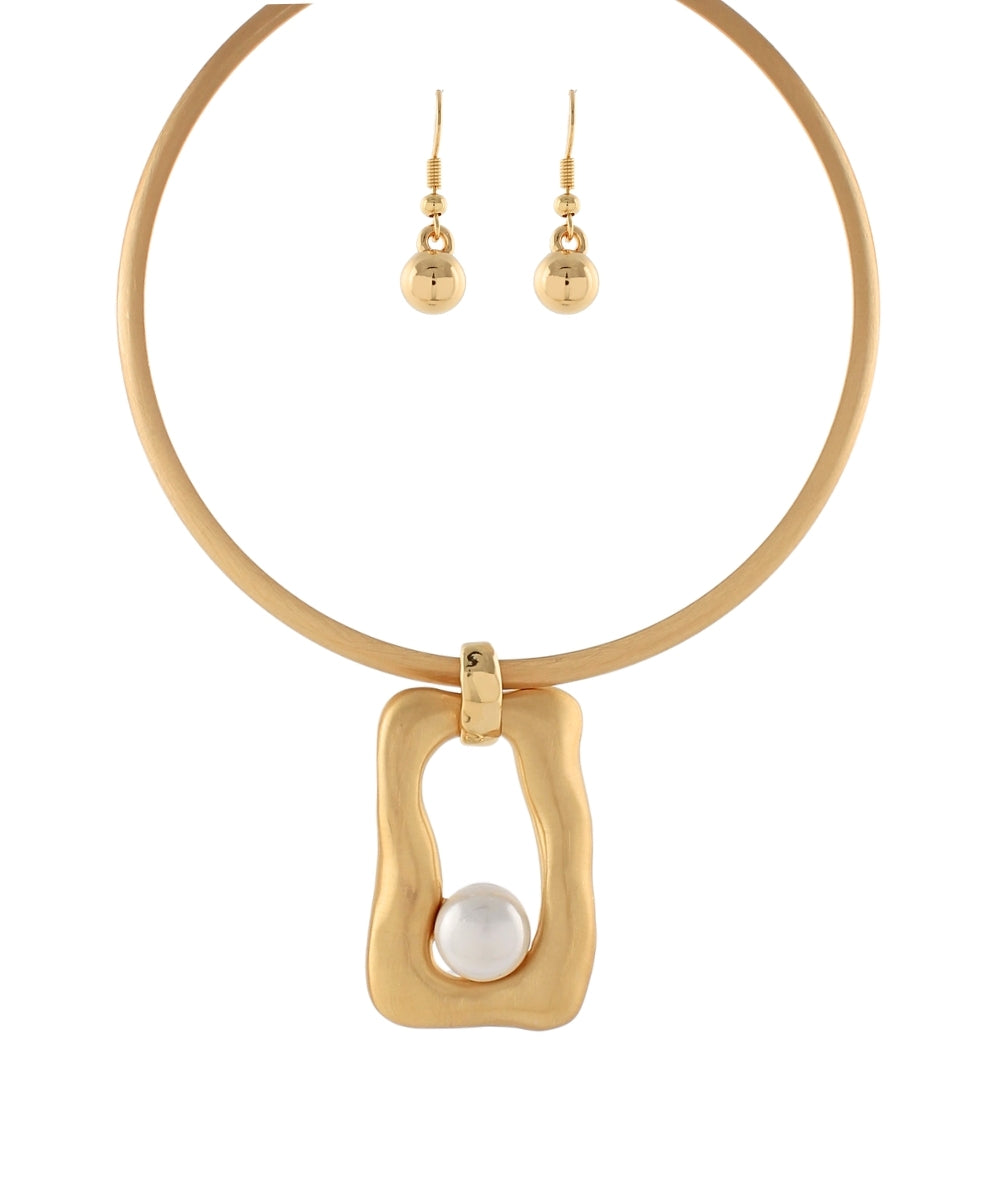 Geometric Square w/Pearl Choker Gold/Cream
