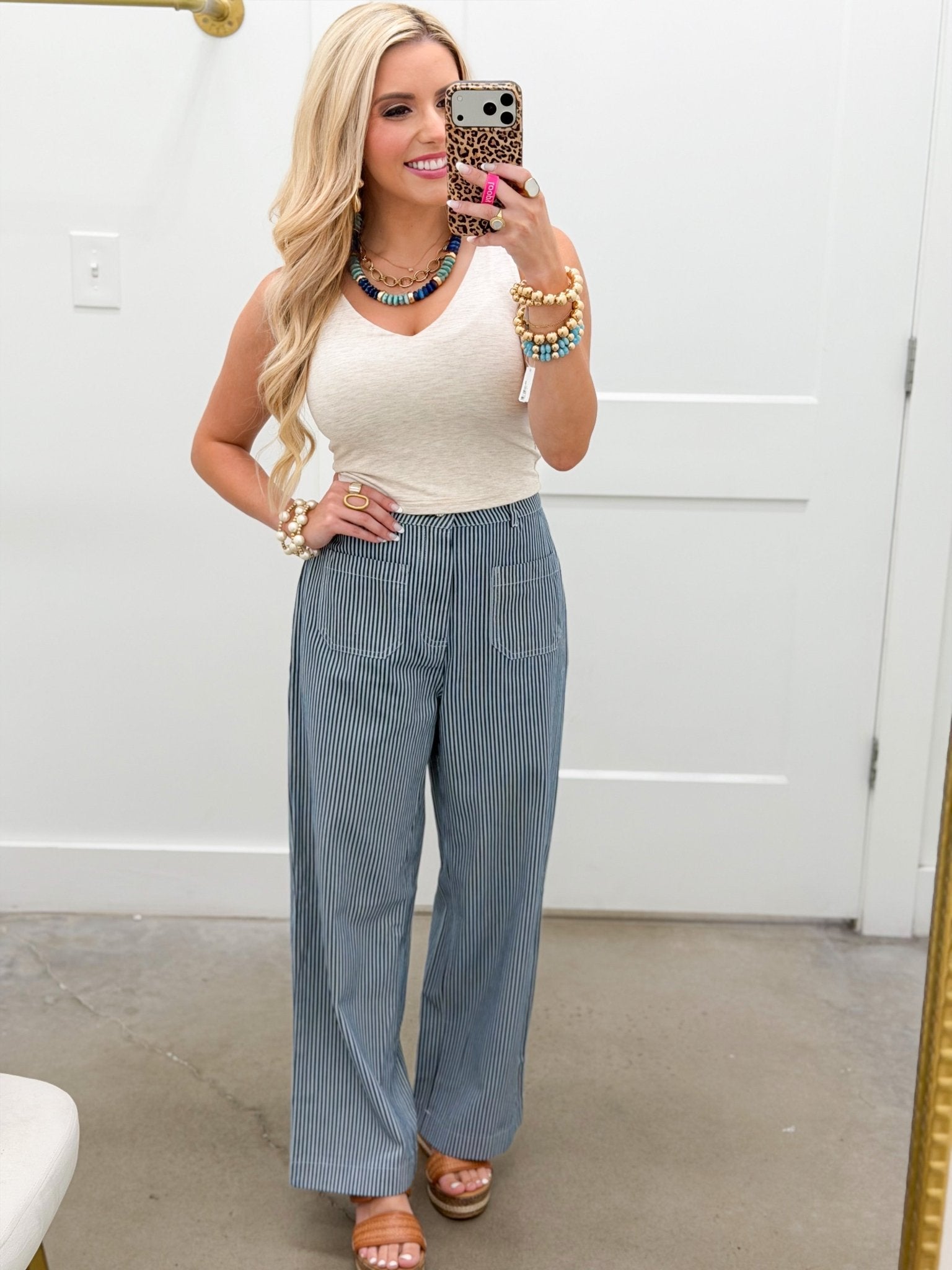 Be Cool Crop V-Neck Tank Top - Lavish Boutique01-TOPS