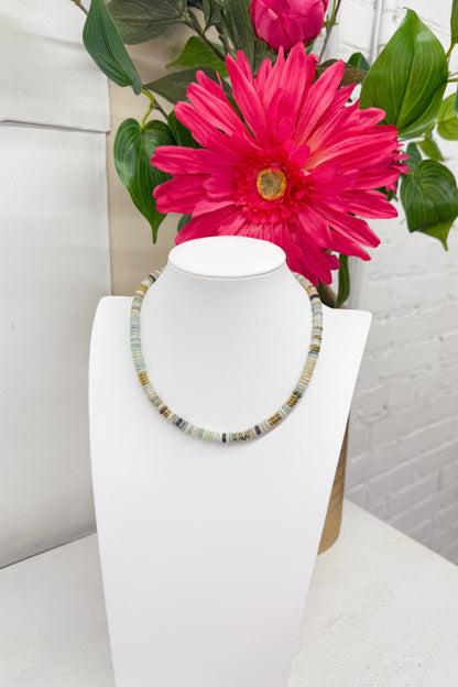 Blue beach necklace with smooth round beads