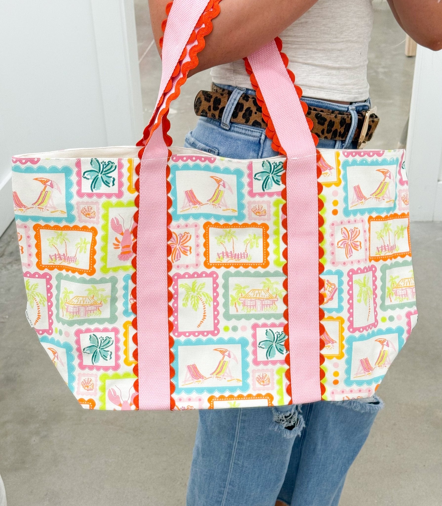 Happy Place print capri caryall bag