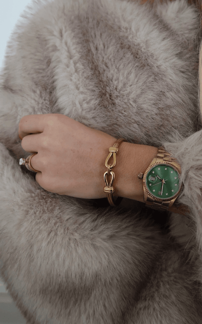 Gold chain bracelet