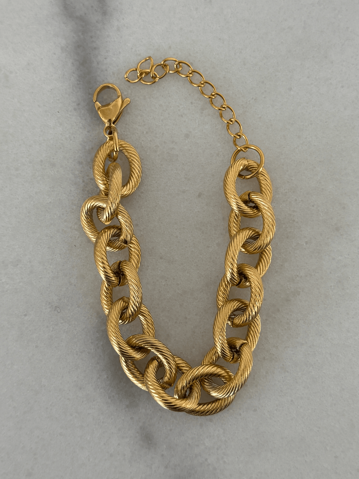 Gold chain bracelet
