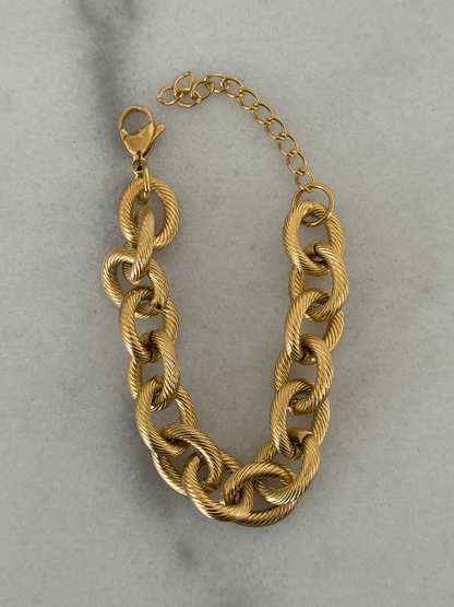 Gold chain bracelet