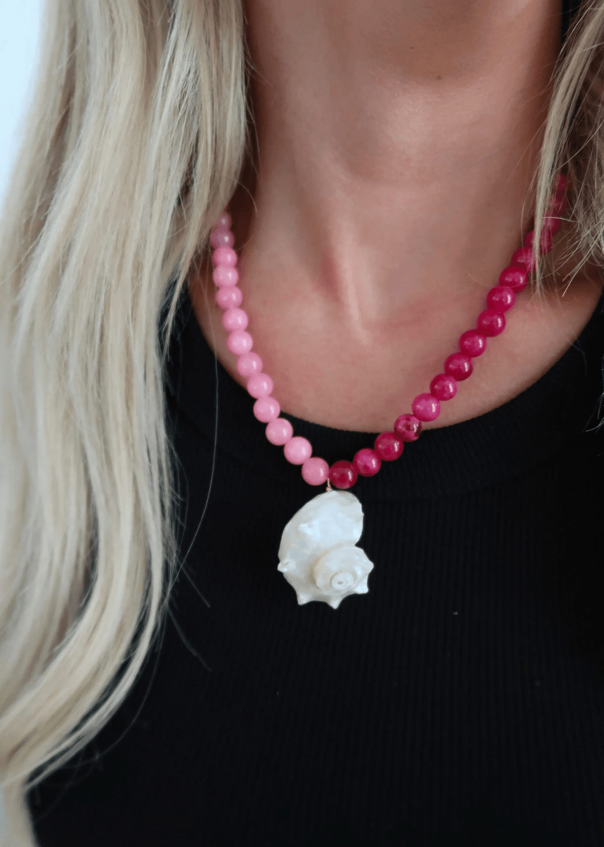Pink seashell pendant necklace
